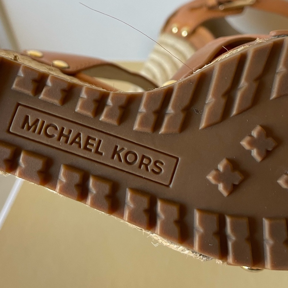 Michael Kors Somerly wedge in peanut. - Picture 7 of 11